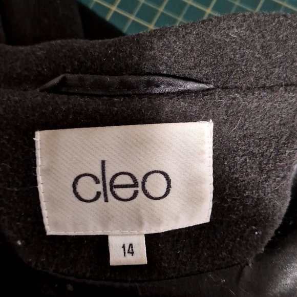 Dark green winter jacket - Picture 2 of 4